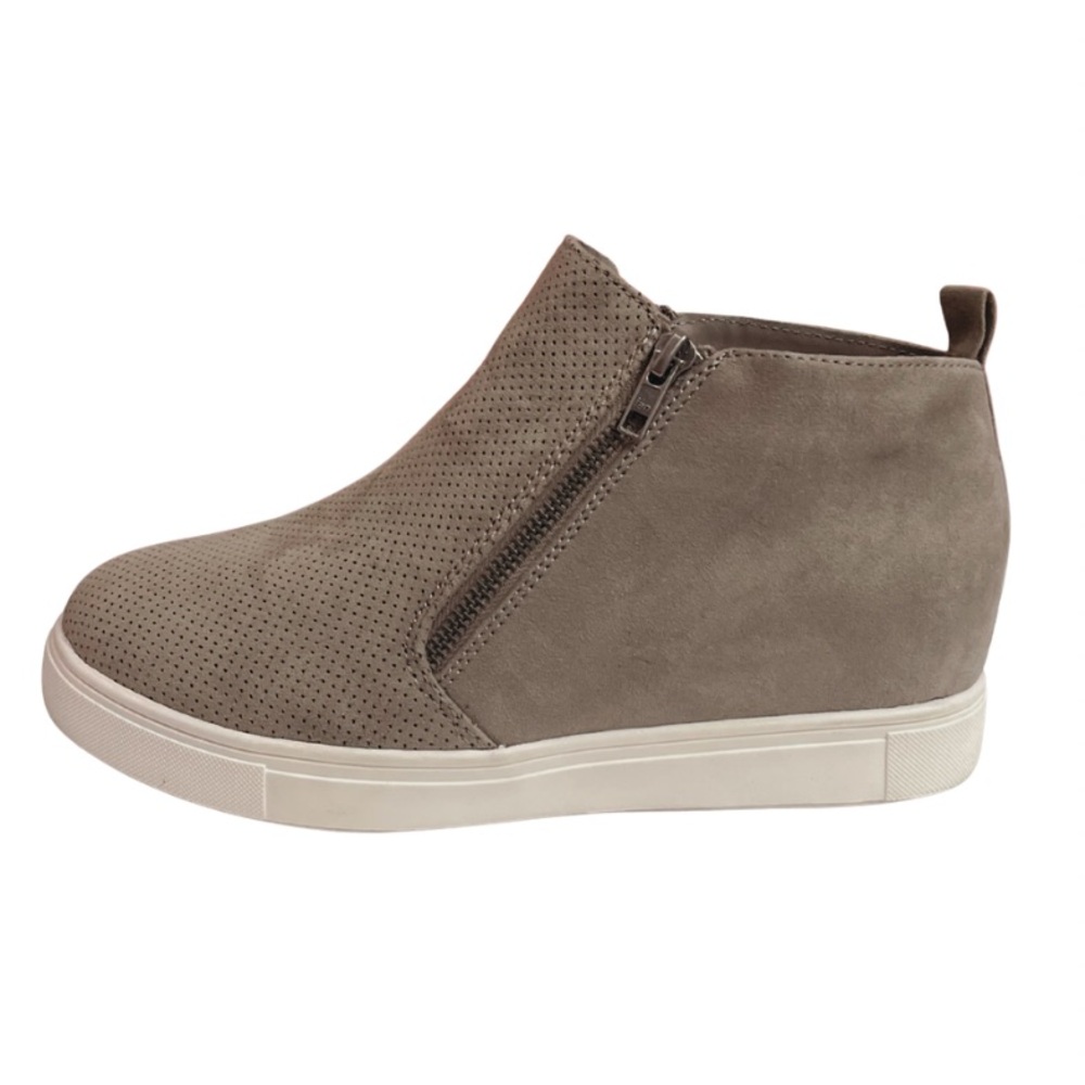 Time and Tru || Memory Foam || Tan w/side Zipper || Size: 9W